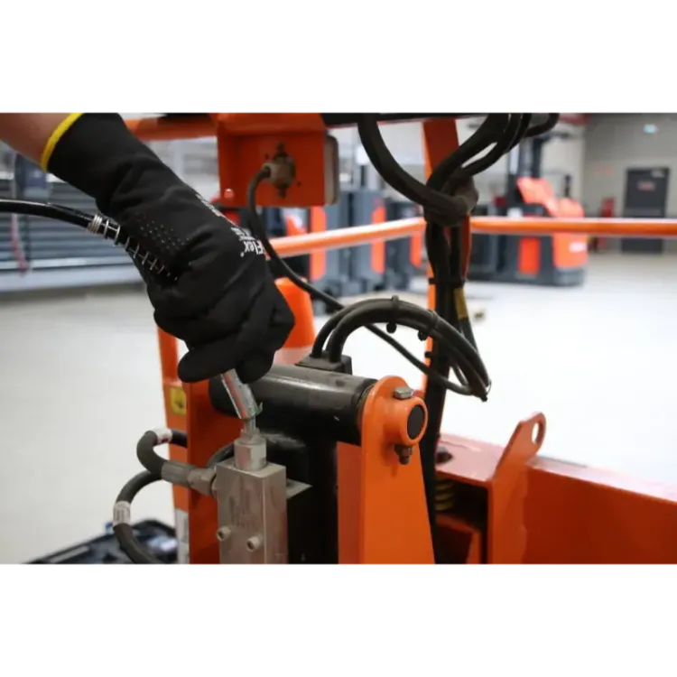 BOMBA MASSA 690 BAR BATERIA LI ION 2AH C ESTOJO SCHNEIDER scaled 1.webp