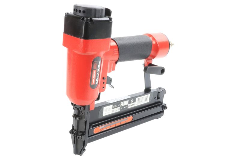 63702 Maquina Pregar Agrafar Pneumatica 50mm 100PSI MADER MADER POWER TOOLS 3996 1 scaled 1.jpg