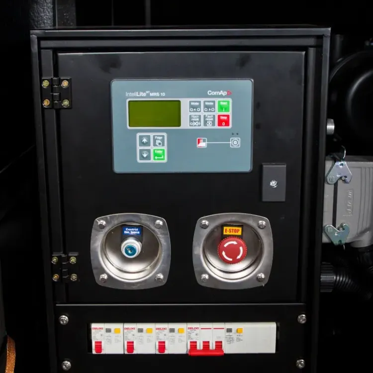 GERADOR TRIFASICO 66KVA 1.500 RPM HYUNDAI 5 scaled 1.webp