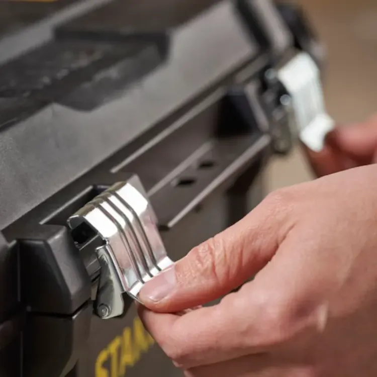 ARCA DE TRANSPORTE ESSENTIAL 50L STANLEY 8 scaled 1.webp