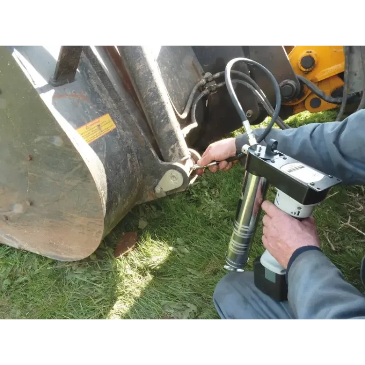 BOMBA DE MASSA 18V COM 1 BATERIA NI MH 11 scaled 1.webp