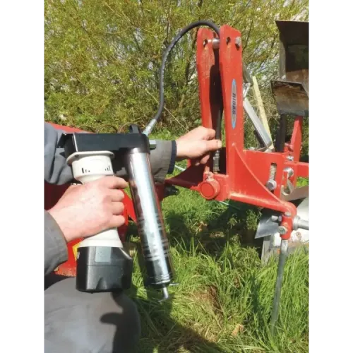 BOMBA DE MASSA 18V COM 1 BATERIA NI MH 2 scaled 1.webp