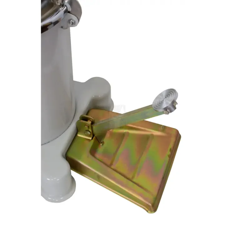 bomba-massa-manual-pe-13kg-kroftools-chavevertical-com-scaled-1.webp