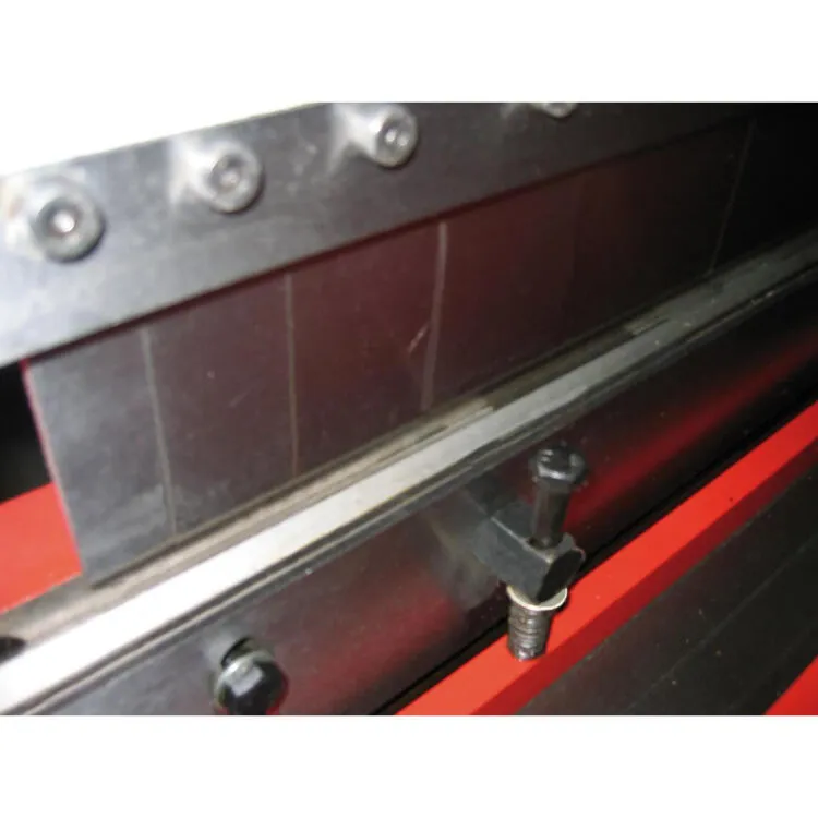 calandra-quinadeira-guilhotina-ubm1400-holzmann-chavevertical-com.webp