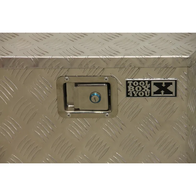 bau-vazio-triangular-em-aluminio-830x480x460-mm4.webp
